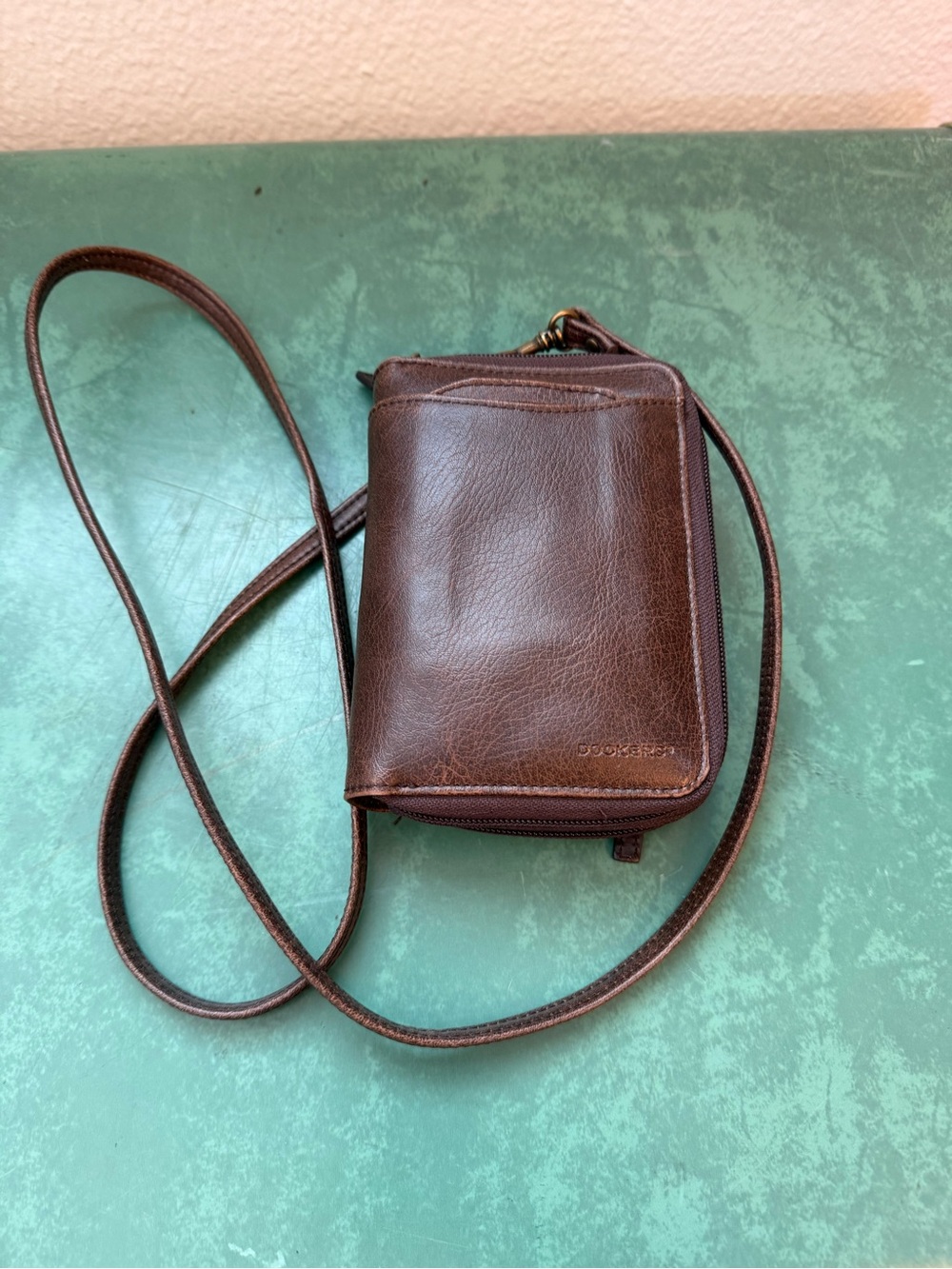 Vtg Dockers Brown Leather Crossbody Wallet with Zip, Notepad and Pouch